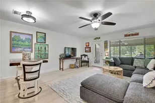 1637 SE Paradise Cir, Crystal River, FL 34429 - Photo 4