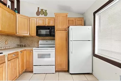 9966 Burl Way, Orlando, FL 32817 - Photo 8