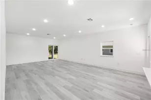 820 E Desoto St, Clermont, FL 34711 - Photo 2