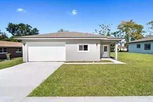 820 E Desoto St, Clermont, FL 34711 - Photo 1