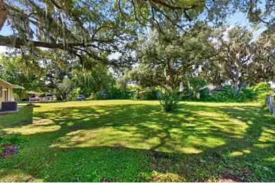 706 Elm Avenue, Fruitland Park, FL 34731 - Photo 2