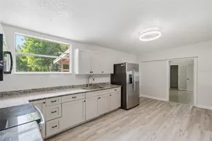 6448 41st Ave N, Saint Petersburg, FL 33709 - Photo 14