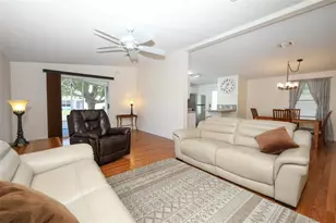 728 Prado Dr, Lady Lake, FL 32159 - Photo 6