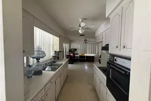 568 Hillcrest Dr, Largo, FL 33771 - Photo 14