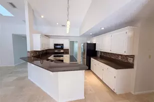 3339 Paisley Cir, Orlando, FL 32817 - Photo 2