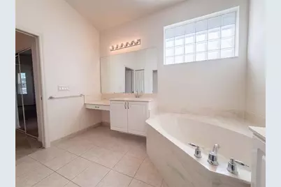 4223 63rd Terrace E, Sarasota, FL 34243 - Photo 24