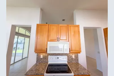 4223 63rd Terrace E, Sarasota, FL 34243 - Photo 12