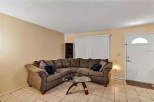 1728 Townhall Ln, Orlando, FL 32807 - Photo 6