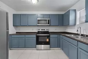 31128 Lochmore Cir, Mount Plymouth, FL 32776 - Photo 6