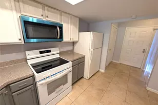 6306 Grand Bahama Cir, Tampa, FL 33615 - Photo 8