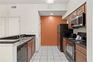 8101 Resort Village Dr, Orlando, FL 32821 - Photo 8