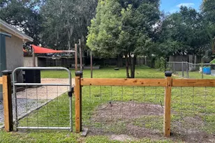 2404 Grandview Ave, Sanford, FL 32771 - Photo 2