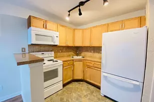 4704 Walden Cir, Orlando, FL 32811 - Photo 4