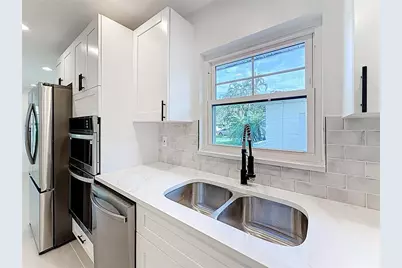 4219 Helena Street NE, Saint Petersburg, FL 33703 - Photo 10