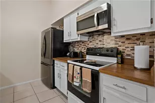 167 Clear Lake Cir, Sanford, FL 32773 - Photo 10