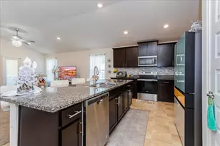 644 Hudson Valley Dr, Poinciana, FL 34759 - Photo 10