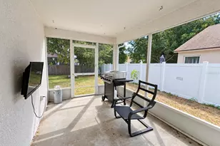 4043 Waltham Forest Dr, Tavares, FL 32778 - Photo 20