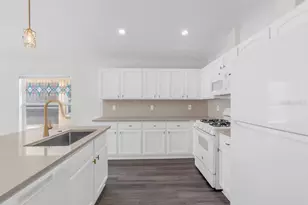 15746 Autumn Glen Ave, Clermont, FL 34714 - Photo 6