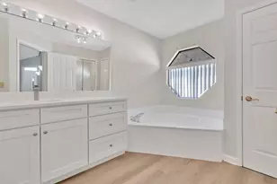 8021 Landgrove Ct, Orlando, FL 32819 - Photo 18