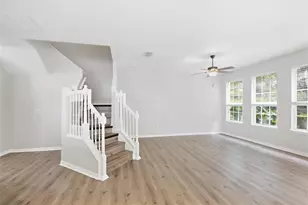 27921 Pleasure Ride Loop, Wesley Chapel, FL 33544 - Photo 8