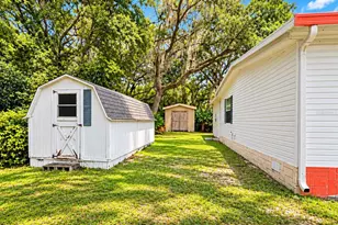 2562 SE 178th Ave, Silver Springs, FL 34488 - Photo 2