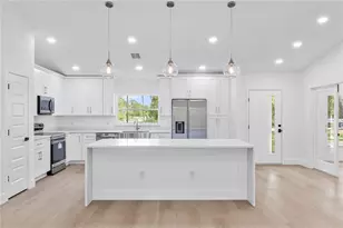 221 W Brimson Pl, Citrus Springs, FL 34434 - Photo 6