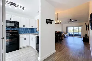72 Pine Island Cir, Kissimmee, FL 34743 - Photo 4
