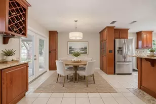 9401 N Rome Cir, Tampa, FL 33612 - Photo 8