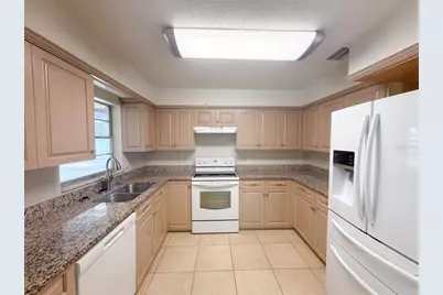 2716 Charleston Drive, Plant City, FL 33563 - Photo 2