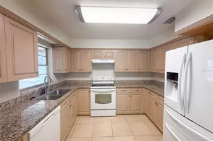2716 Charleston Dr, Plant City, FL 33563 - Photo 2