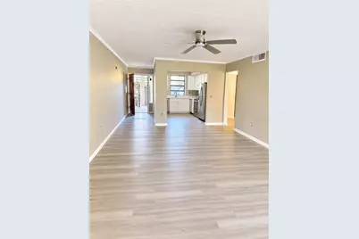 5228 Cypress Creek Drive #105, Orlando, FL 32811 - Photo 2