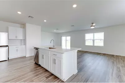 305 Talisi Loop, Saint Cloud, FL 34771 - Photo 4