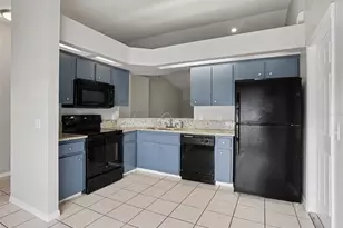 8520 Cherry Hill Dr, Lakeland, FL 33810 - Photo 6