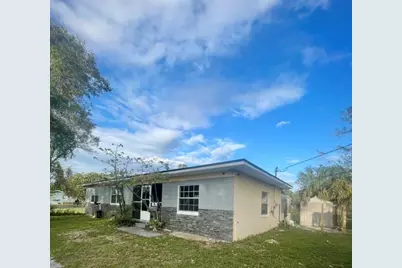 3995 40th Street N, Saint Petersburg, FL 33714 - Photo 2