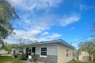 3995 40th St N, Saint Petersburg, FL 33714 - Photo 2