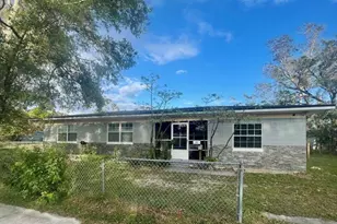 3995 40th St N, Saint Petersburg, FL 33714 - Photo 1