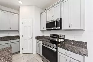 33384 Country House Dr, Sorrento, FL 32776 - Photo 10