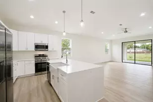 460 Grenadier Ave NW, Palm Bay, FL 32907 - Photo 4