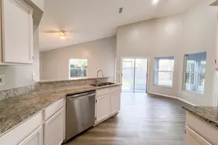 9703 Glenpointe Dr, Riverview, FL 33569 - Photo 8