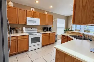 2564 Bear Creek Ct, Kissimmee, FL 34747 - Photo 2
