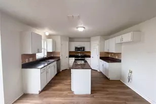 1818 Superior Ct, Poinciana, FL 34759 - Photo 4