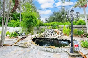 2598 Wood St, Sarasota, FL 34237 - Photo 10