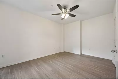 911 N Orange Avenue #411, Orlando, FL 32801 - Photo 12