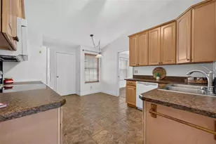 2925 Eagle Lake Dr, Orlando, FL 32837 - Photo 14
