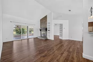 2925 Eagle Lake Dr, Orlando, FL 32837 - Photo 6