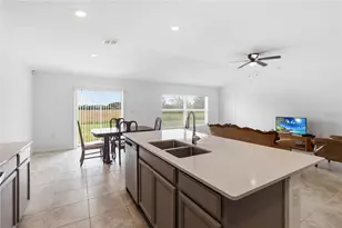 301 Pineywoods St, Saint Cloud, FL 34772 - Photo 10