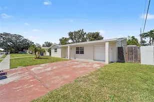 4631 Eastwood Ln, Holiday, FL 34690 - Photo 2