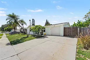 1539 Plum Tree Rd, Holiday, FL 34690 - Photo 4
