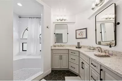 1266 Saint Tropez Circle #1266, Orlando, FL 32806 - Photo 4