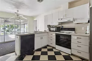 1505 E Crooked Lake Dr, Eustis, FL 32726 - Photo 16